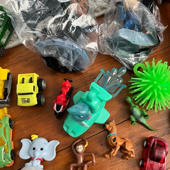 Bundle of mix small toys - Picture 3 of 4